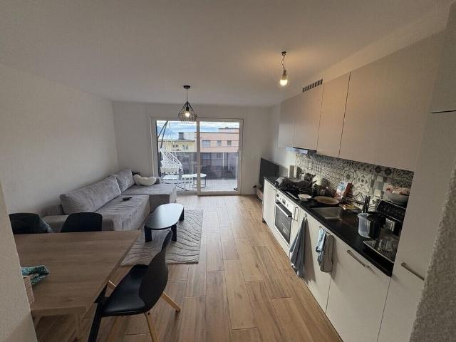 2 rooms for rent exceptional living environment between lake and mountains