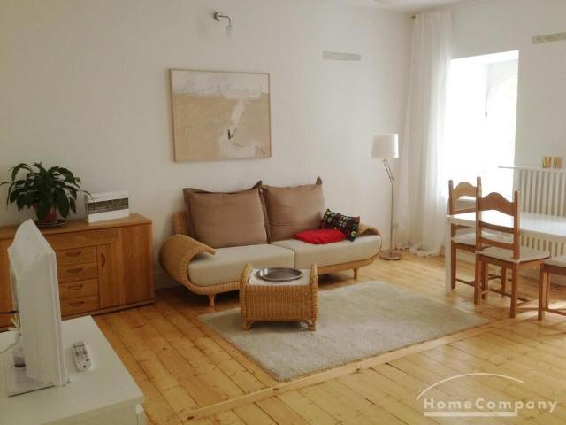 2 rooms in old style house with balcony!