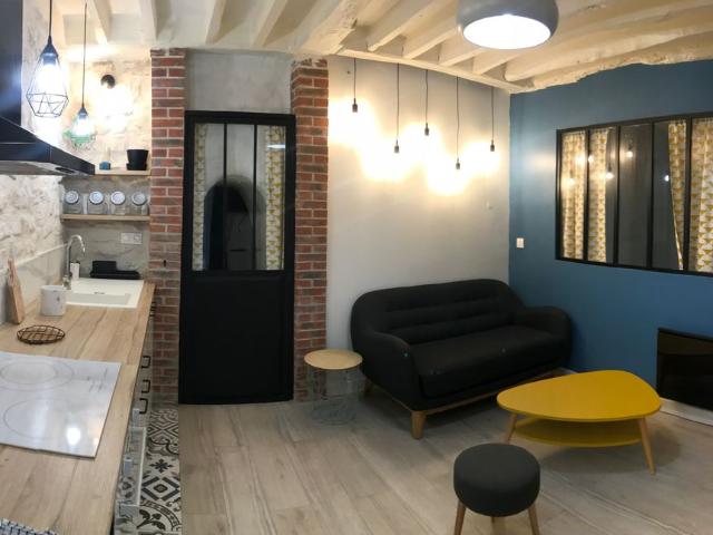 2 rooms in the heart of the 20th arrondissement, Paris Amsterdam Apartments for Rent
