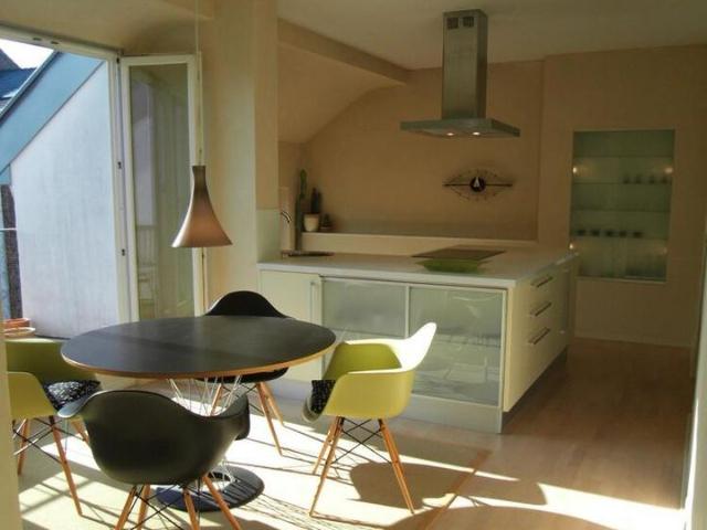 2 rooms with design furniture in a prime location