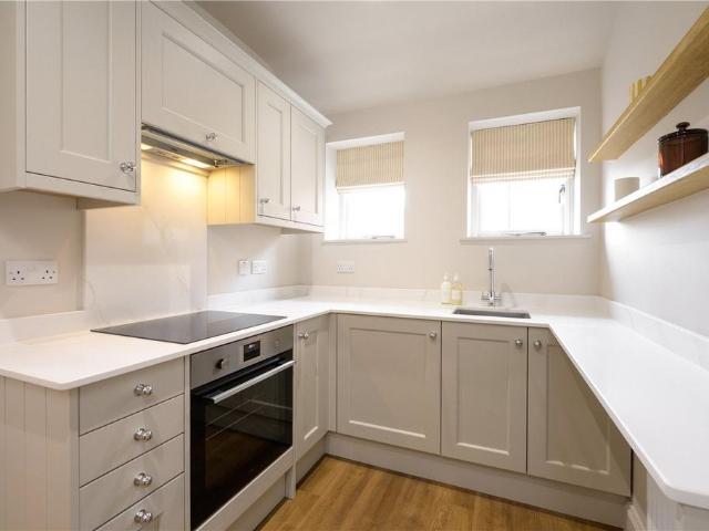 2 Royal Bank Chambers, High Street. 1 bed apartment to rent £850 pcm £196 pw