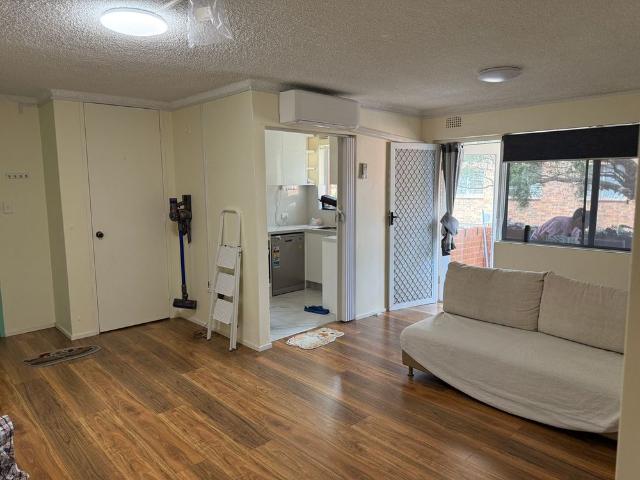 2 st Floor Renovated 1 Bedroom Unit