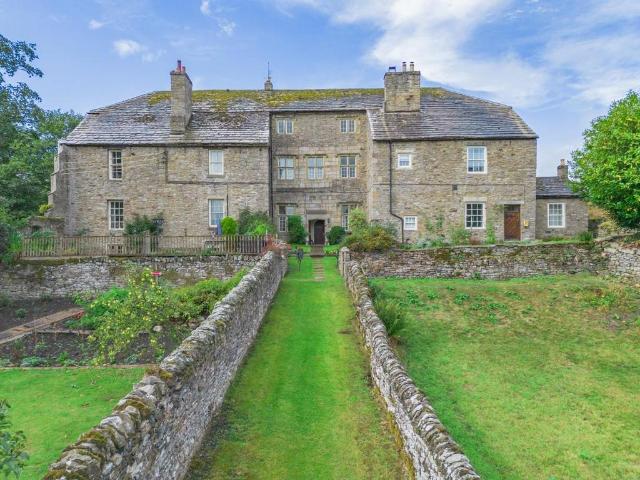 2 Stanhope Hall, Stanhope, Weardale 5 bed terraced house to rent £1,750 pcm £404 pw