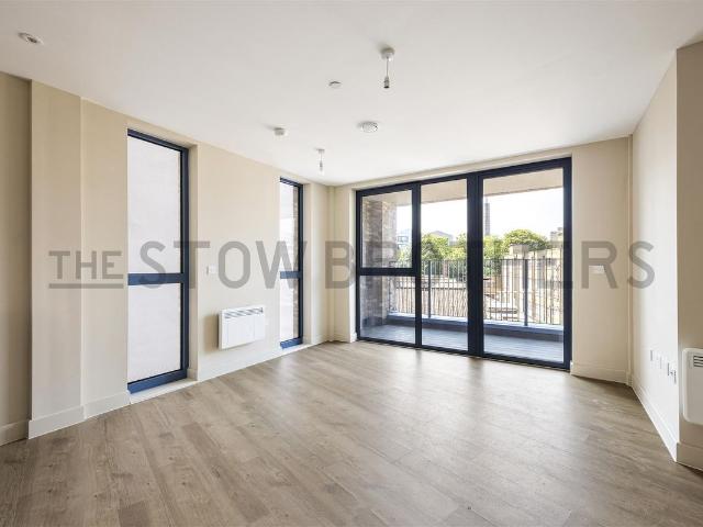 2 Stables Yard, Hackney E3, 2 bed flat to rent, £2,700 pcm | PrimeLocation