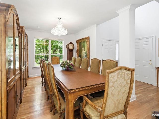 2 Stone Ridge Court