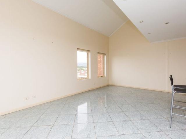 2 Story Apartment in Heart of the City!