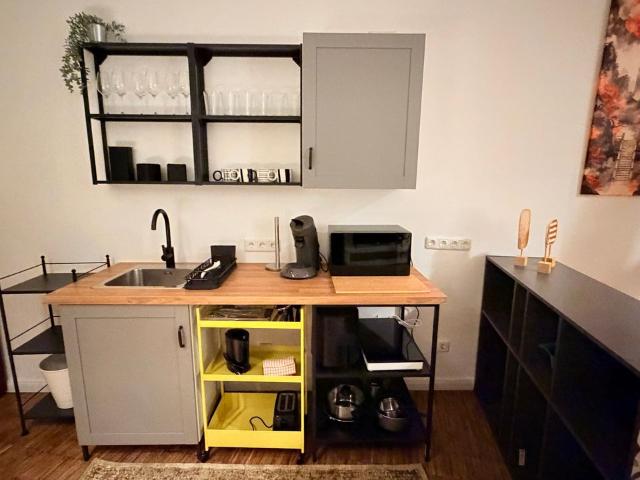 2 story apartment in Luisen area with yard, Wuppertal Amsterdam Apartments for Rent