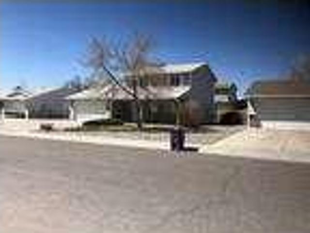 2 Story house 3 bedroom 2 1/2 bath house
