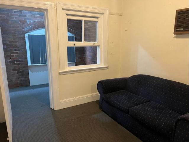 2 storey, 6 bedroom share house located in the heart of Mayfield