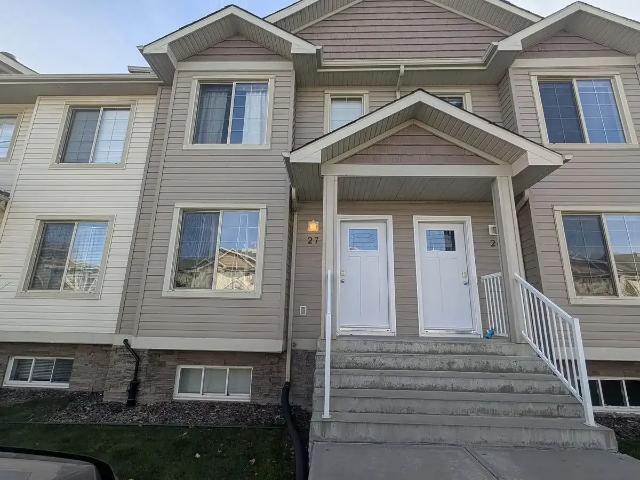 2 Storey 3 Bedroom 2.5 Bath Home in Spruce Grove — 3 Bedrooms Townhouse