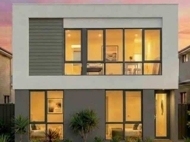 2 Storey by the Ocean