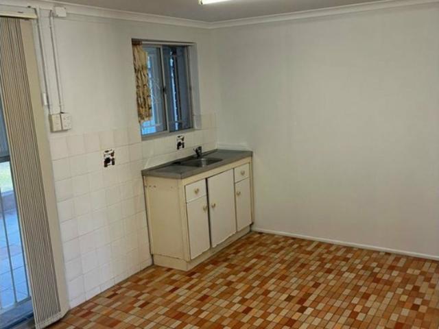 2 STOREY HOME SHORT STROLL FROM WOORIM BEACHFRONT