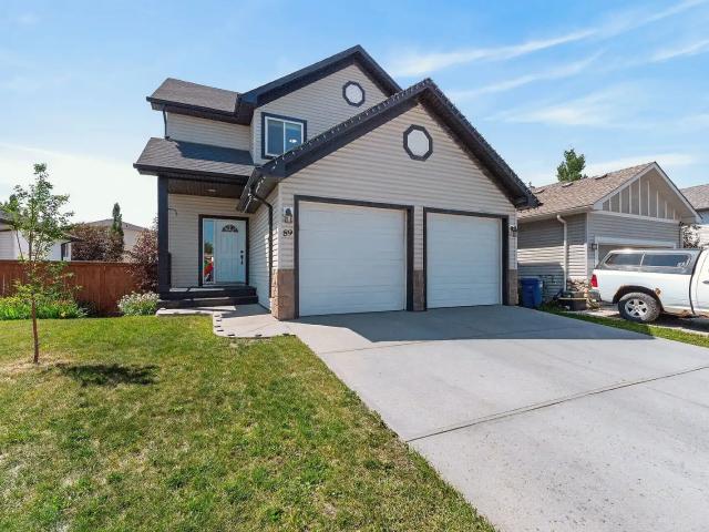 2 Storey House with 2 car attached garage in Airdrie
