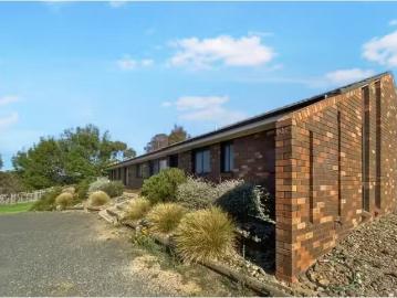 Jindabyne, Snowy River, Victoria - Fireplace