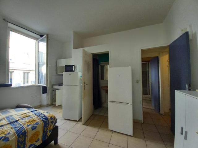 2 studios gare St Charles