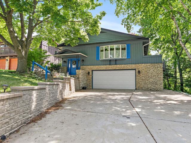 2 Summit Avenue