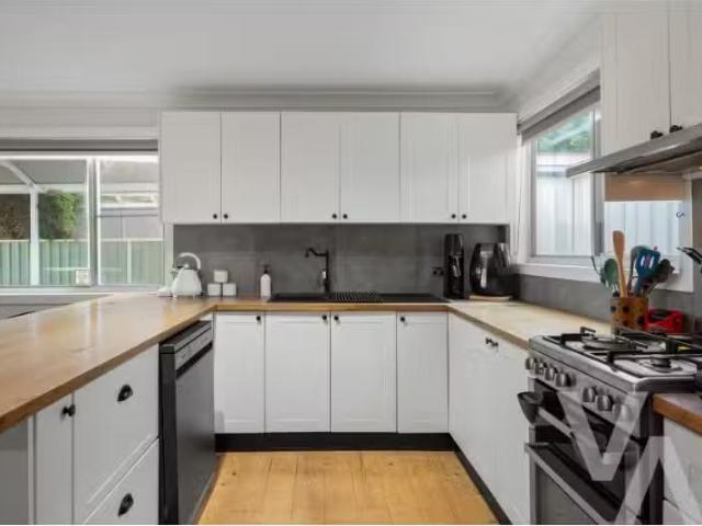 2 Sunnyside Street, Mayfield House for rent Listed by Elouise.