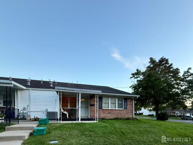 2 SW Montana Court