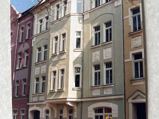 2 sympathische gemütliche 2 Zimmerwohnungen in einem Haus mit wunderschöner Gründerzeitfassade