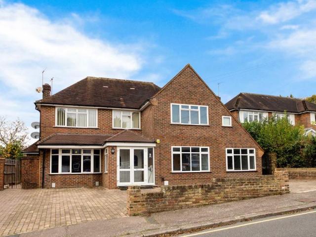 2 Sackville Close, London, HA2 0NJ, United Kingdom | 3 bed apartment for rent #139265115 | Rentberry