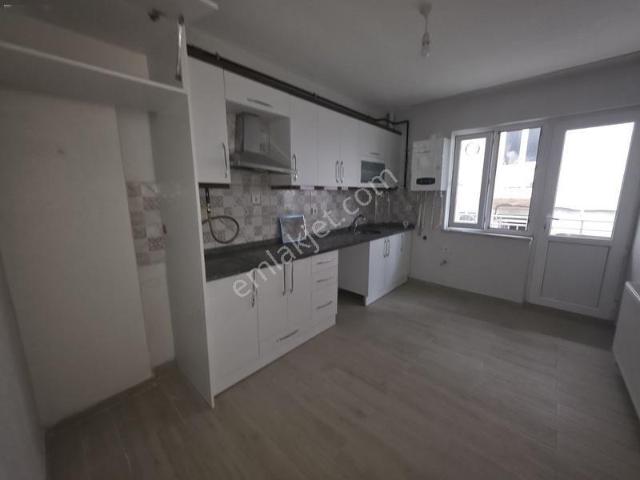 2.sakarya Mahallesi Özel Okullar Üstünde 3+1 Giriş Kat Kiralık
