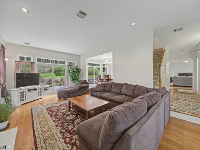 2 Sanford Rd