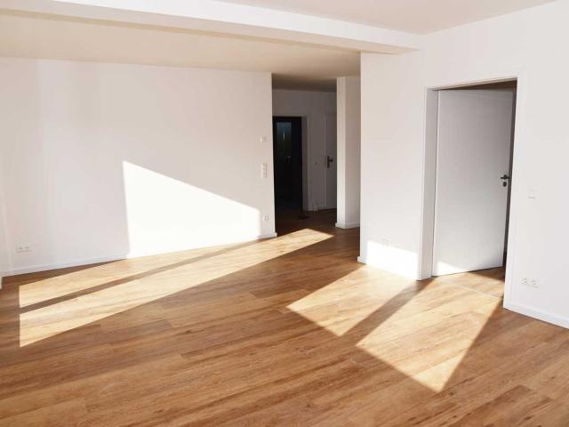 2 Schlafzimmer + Wohn/Küche/Esszimmer im 1 OG