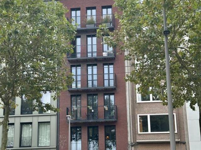 2 slaapkamer app te huur op het Eilandje