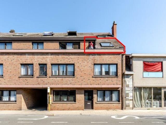 2 slaapkamer appartement met garagebox te huur in Overmere!