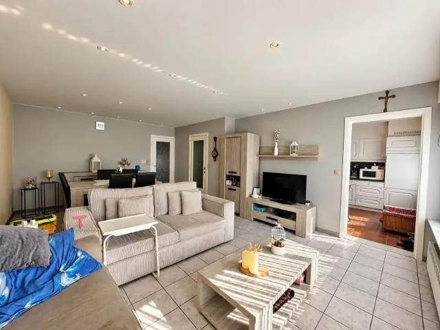 2 slaapkamer appartement met tuin en garage!