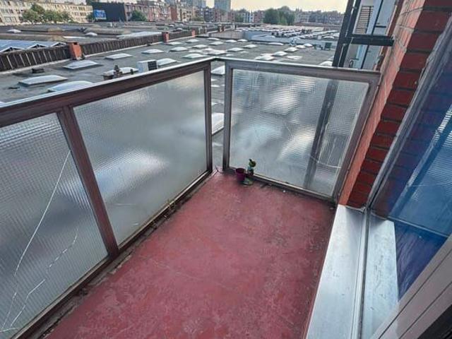 2 slaapkamer appartement met terras te huur