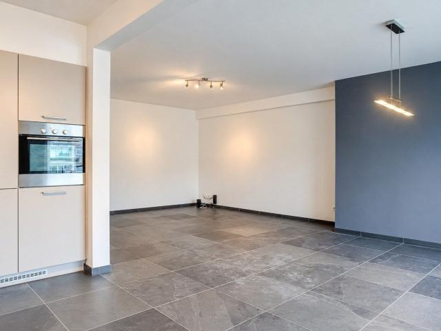 2 slaapkamer appartement met terras in Deurne