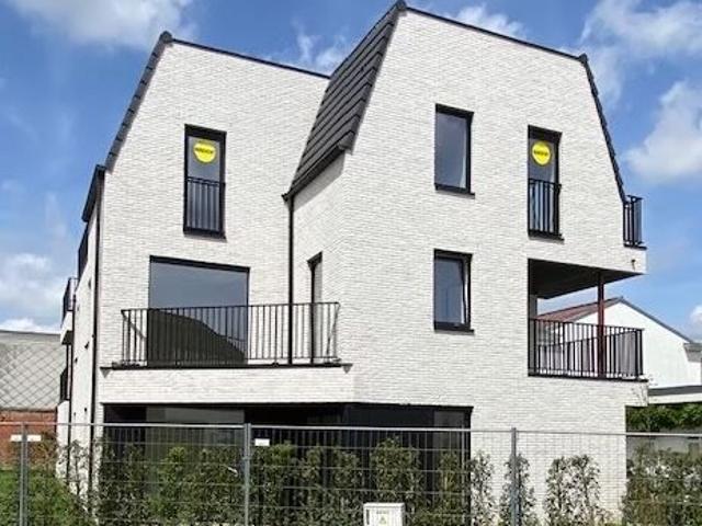 2 slaapkamer appartement met 2 terrassen en staanplaats