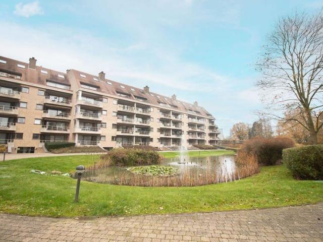 2‑slaapkamerappartement met garage in gated community