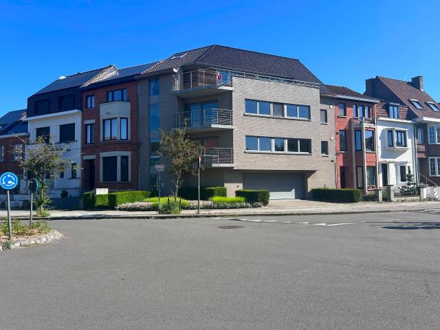 2 slaapkamerappartement met ruim terras te huur