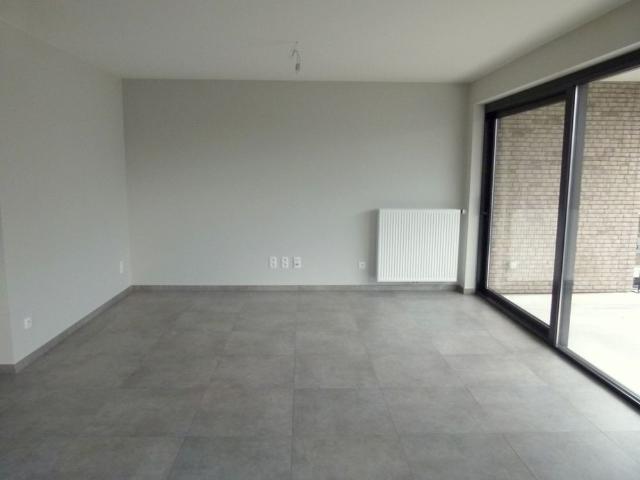 2 slpk. app. met terras en autostaanplaats in Hasselt