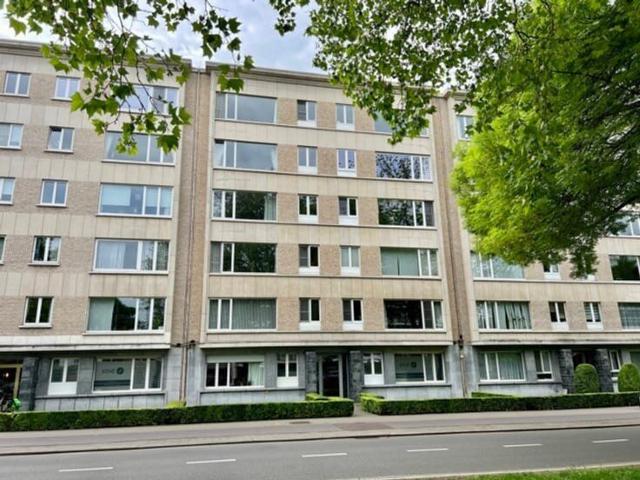 2 slpk. appartement in rustig gebouw op de 5de verdieping
