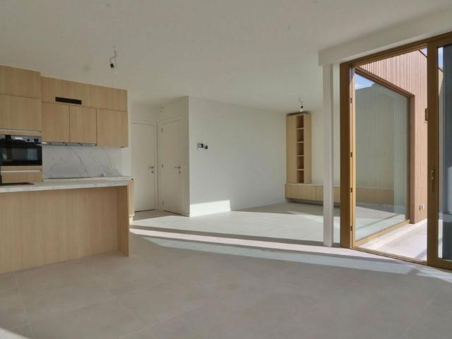 2 slpk BEN appartement aan het station van Beveren!