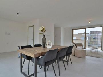 2 slpk BEN appartement aan het station van Beveren!