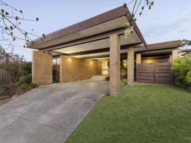 2 Sophora Court, Templestowe Lower VIC 3107 House Auction