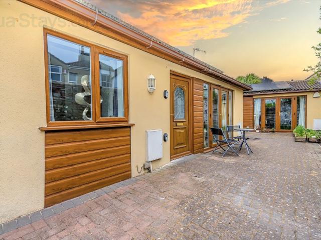 2 South Street Mews, Bristol, England BS3, 1 bed flat to rent, £3,250 pcm | PrimeLocation