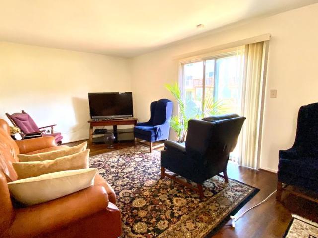 2 Spring Glen Court
