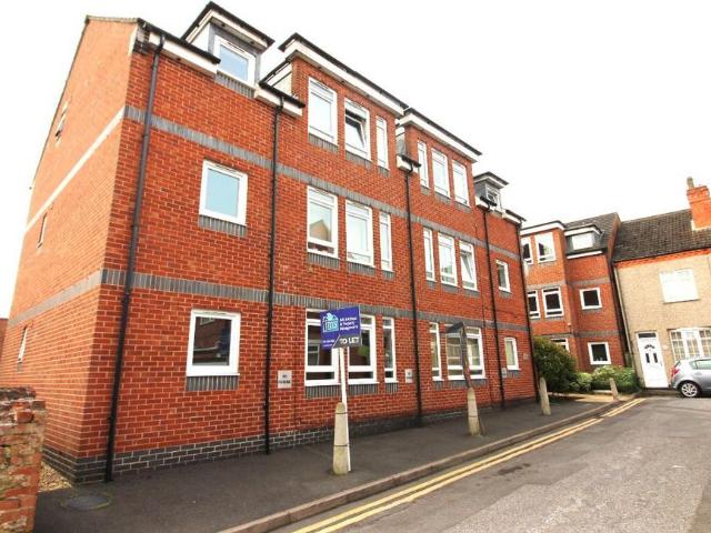 2 The Courtyard, Hucknall 2 bed apartment to rent £795 pcm £183 pw