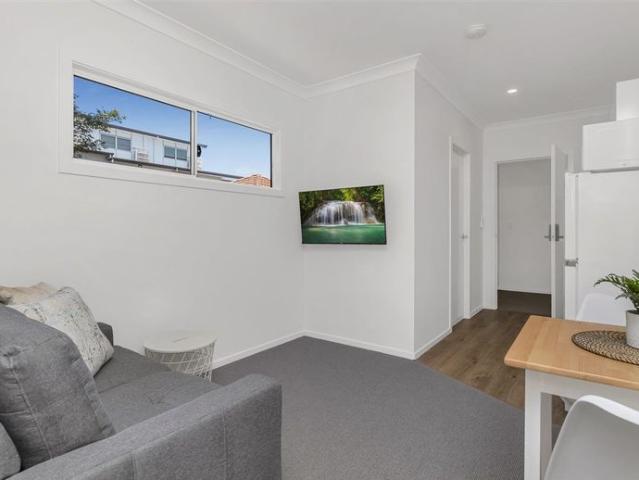2 TIDY FURNISHED STUDIO UNITS IN COOPERS PLAINS