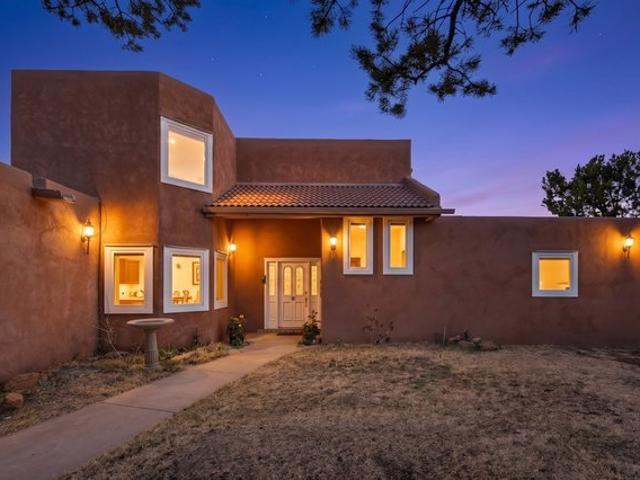 2 Toltec Rd, Santa Fe, NM 87505