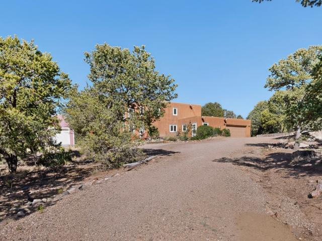 2 Toltec Road