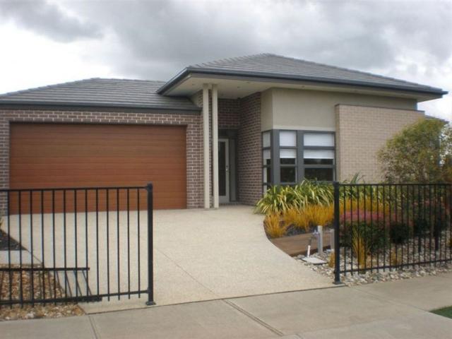 2 Torney Street, CRANBOURNE EAST, VIC 3977