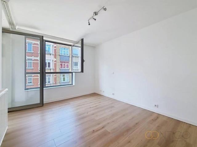 2 unfurnished BEDROOMS for shared rental
