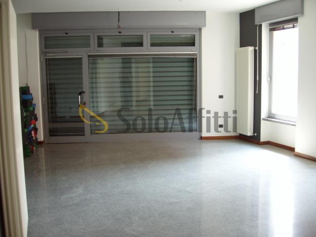 2 vetrine Corso Roma 26 bilocale 150mq
