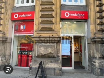 2 vetrine Piazza Giovanni Bovio 10 monolocale 55mq